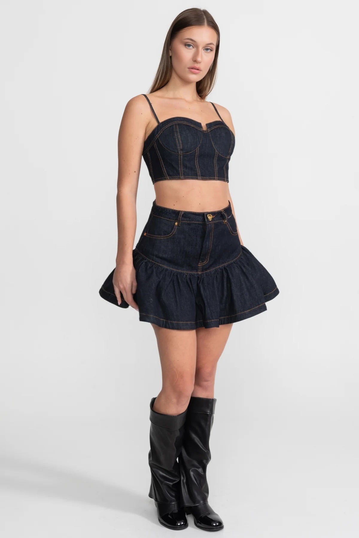 Conjunto de vaquero con costuras en contraste