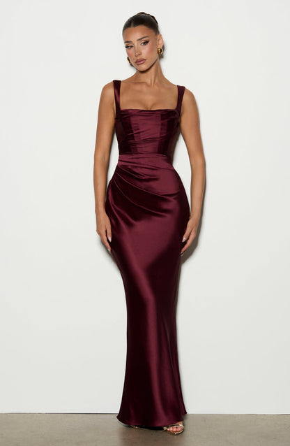 Vestido saten con escote