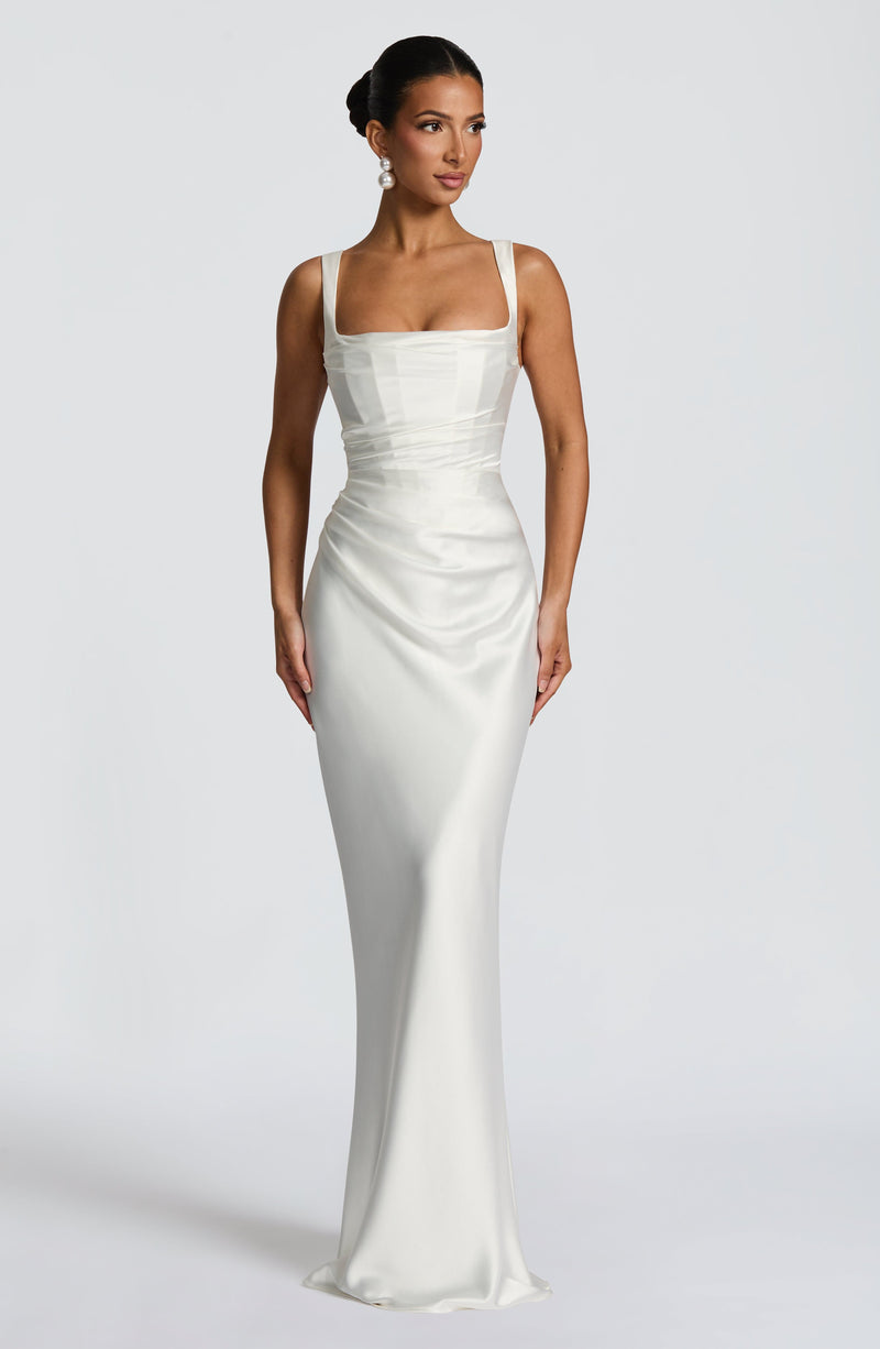 Vestido saten con escote