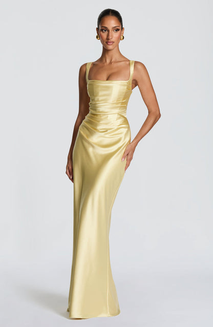 Vestido saten con escote
