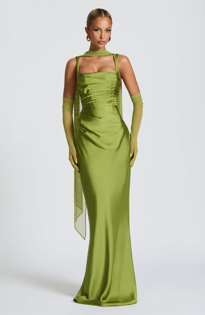 Vestido saten con escote
