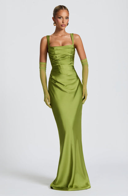 Vestido saten con escote