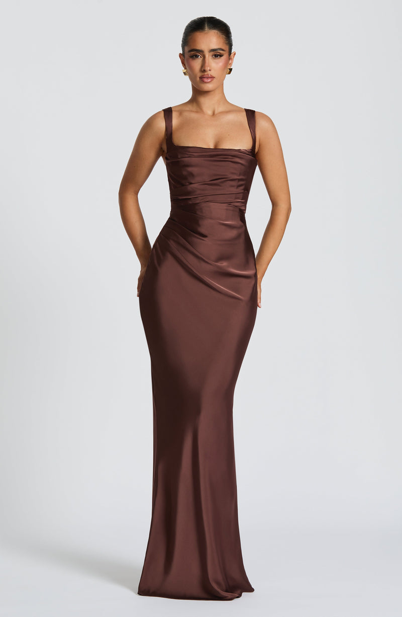 Vestido saten con escote