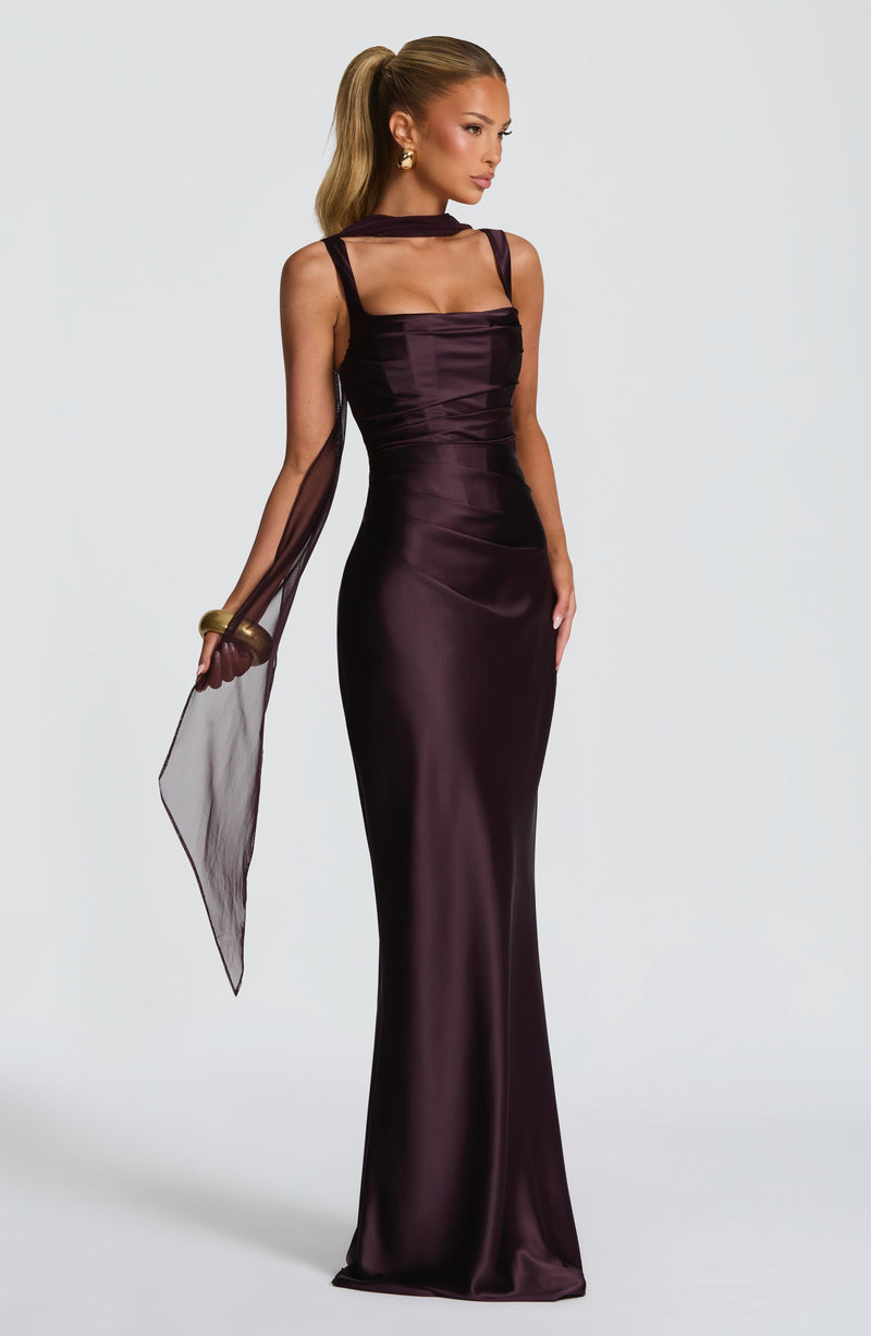 Vestido saten con escote